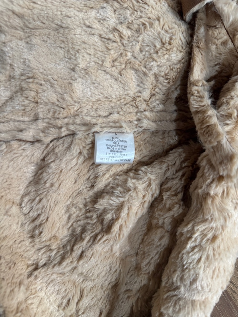 Olive & Oak Plush Faux Shearling Vest in Light Beige size L - Picture 5 of 6